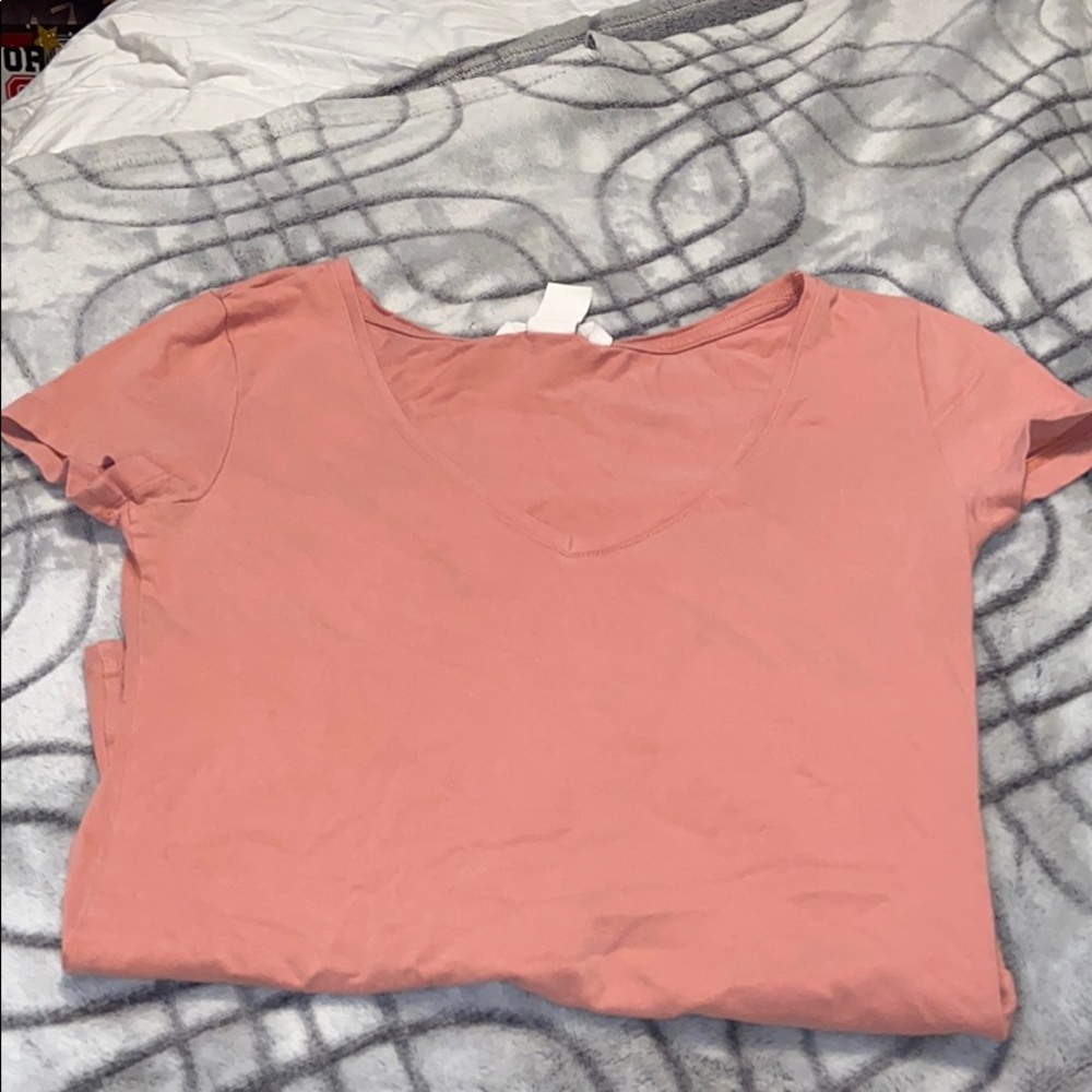 Fitted peach H&M shirt